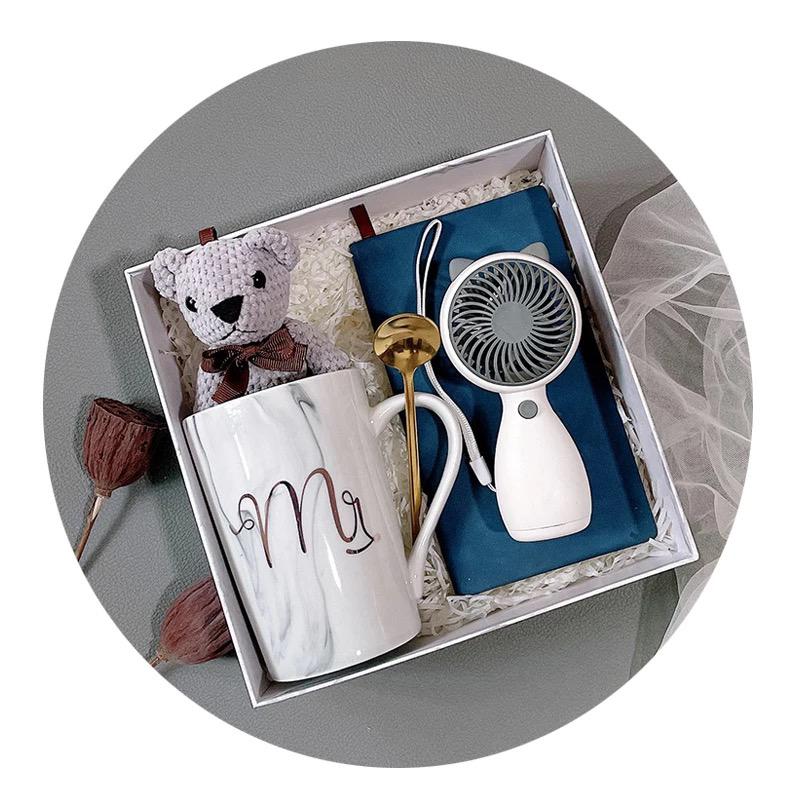 Coffret Cadeau Tendance - Mini Ventilateur + Accessoire Haut de Gamme -  Cadeau d'anniversaire de Couple MS00933 - Sodishop